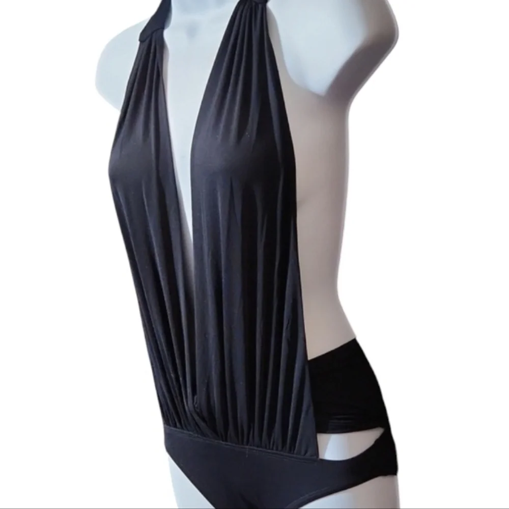 Carmen Marc Valvo Elegant Black Swimwear